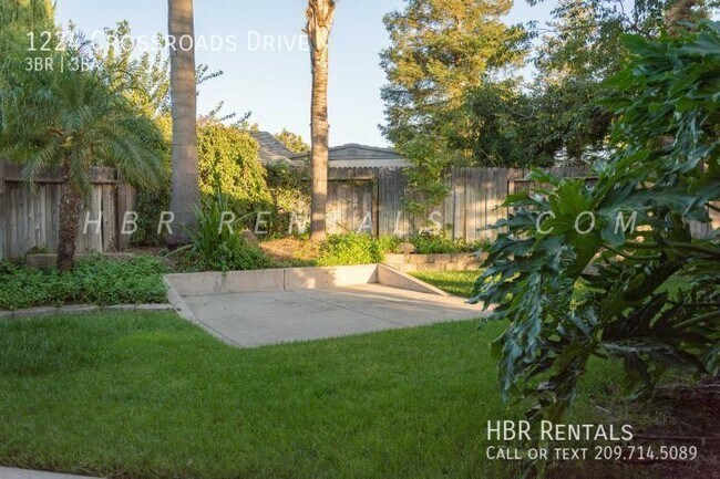 Building Photo - 1224 Crossroads Dr