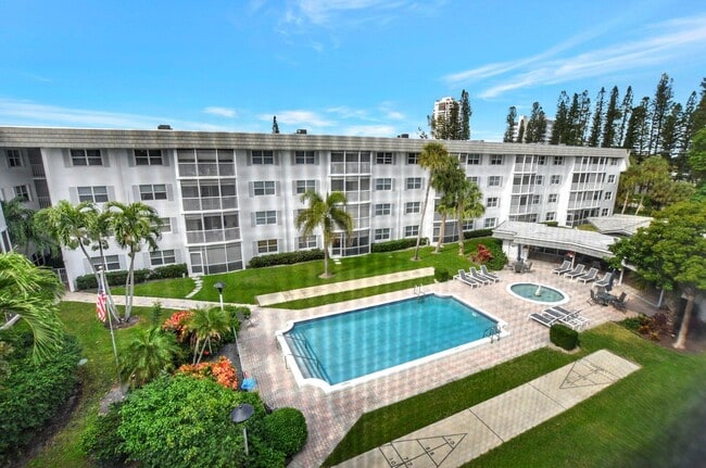 Building Photo - 200 W Camino Real