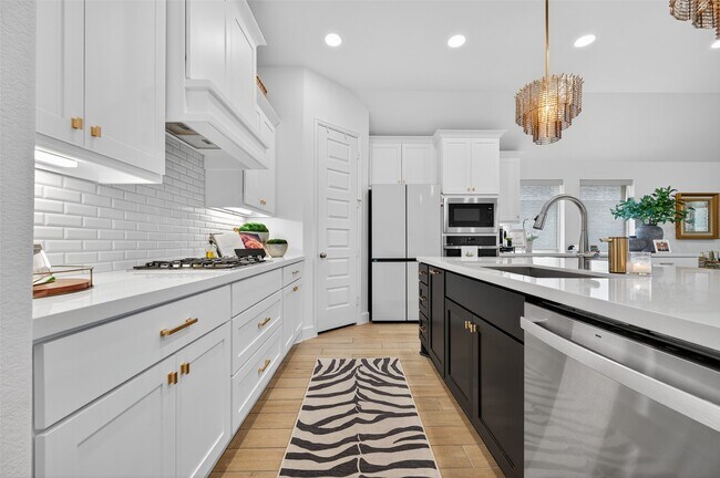 Building Photo - 19302 Seabiscuit Stable Trl