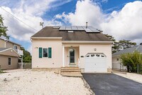 Building Photo - 410 Hemlock Dr