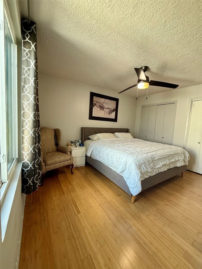 Building Photo - 3222 Freshmeadows Dr