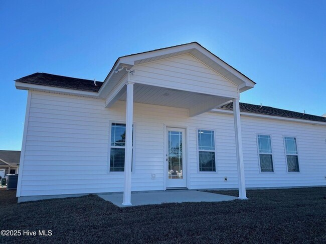 Building Photo - 2308 Sweet Bay Drive.