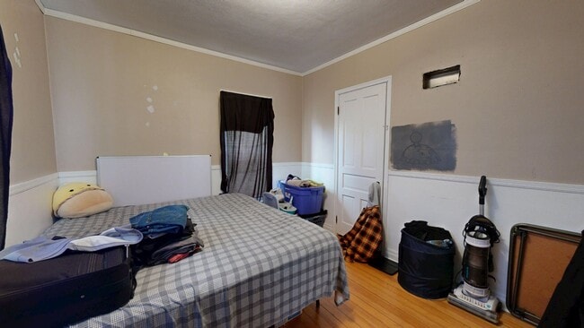 Building Photo - 2 bedroom - Main floor