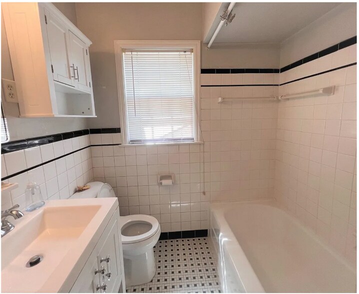 Building Photo - 3609 Mimosa Ave