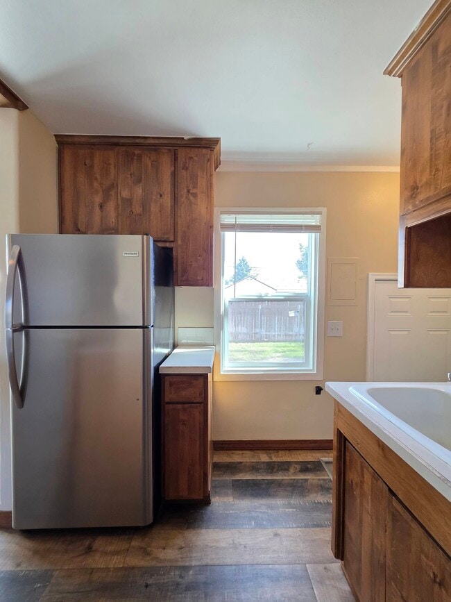 Building Photo - 208 Jadwin Ave