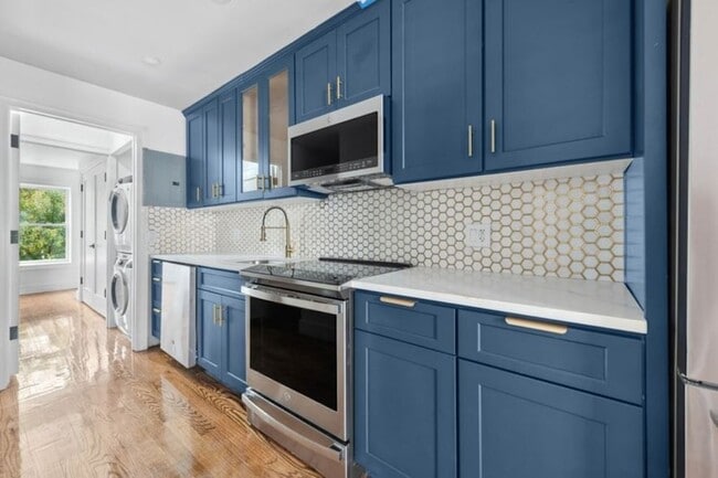 Building Photo - 105 St Felix St