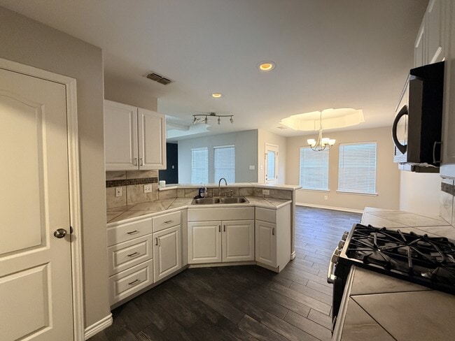 Building Photo - 103 S 4th St