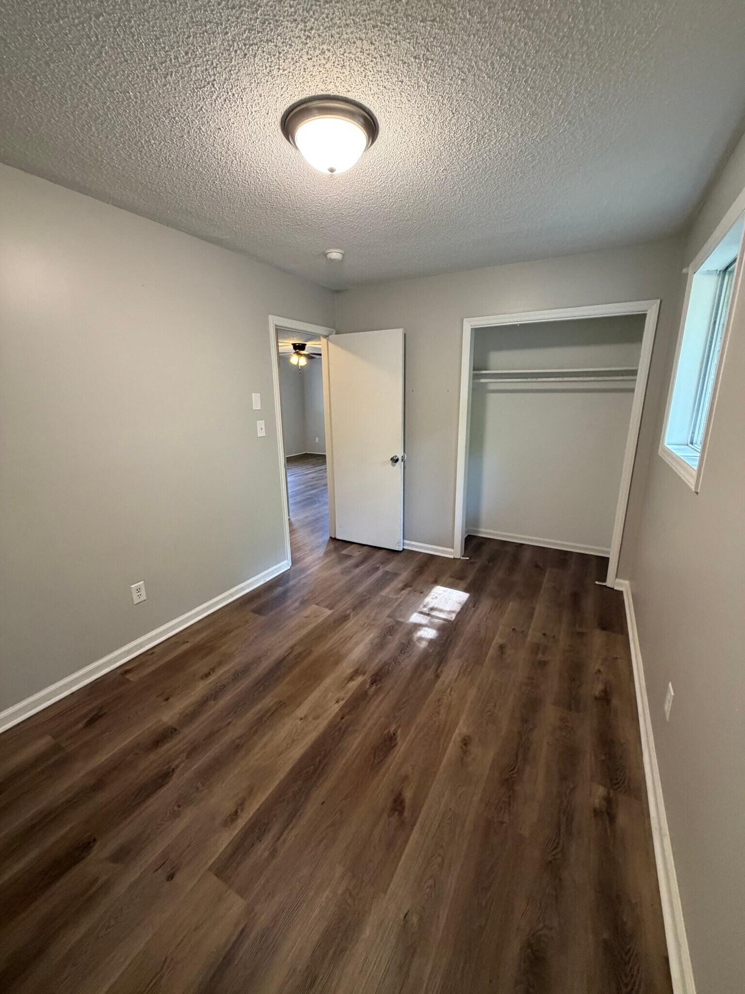 Building Photo - 114 Oakspring Ln