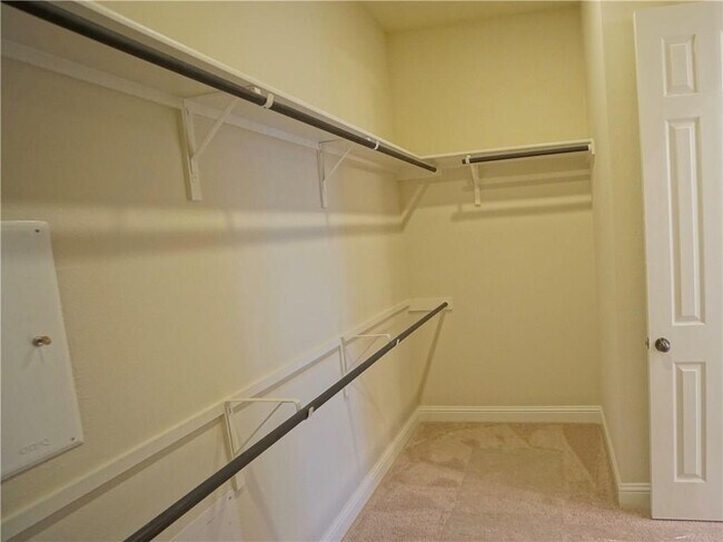 Building Photo - 14928 Iveans Way