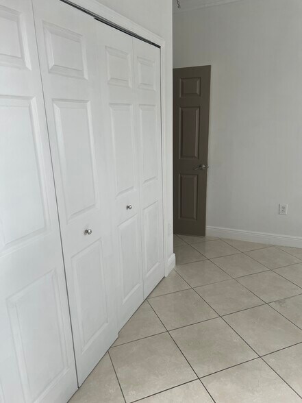 Building Photo - 13991 SW 152nd Ter