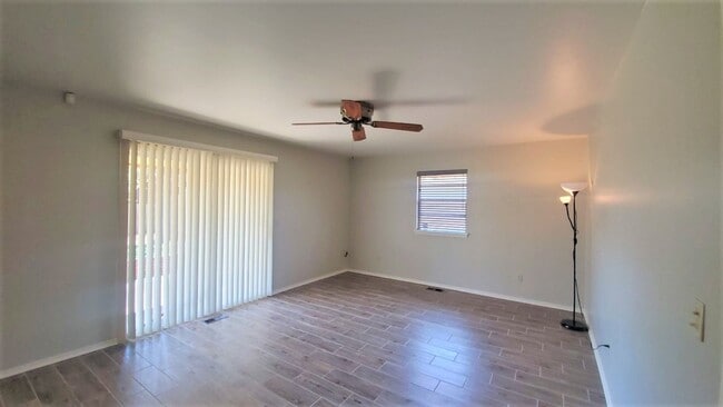 Building Photo - Super 3 Bed 2 Bath 2 Car Garage in Rolling...