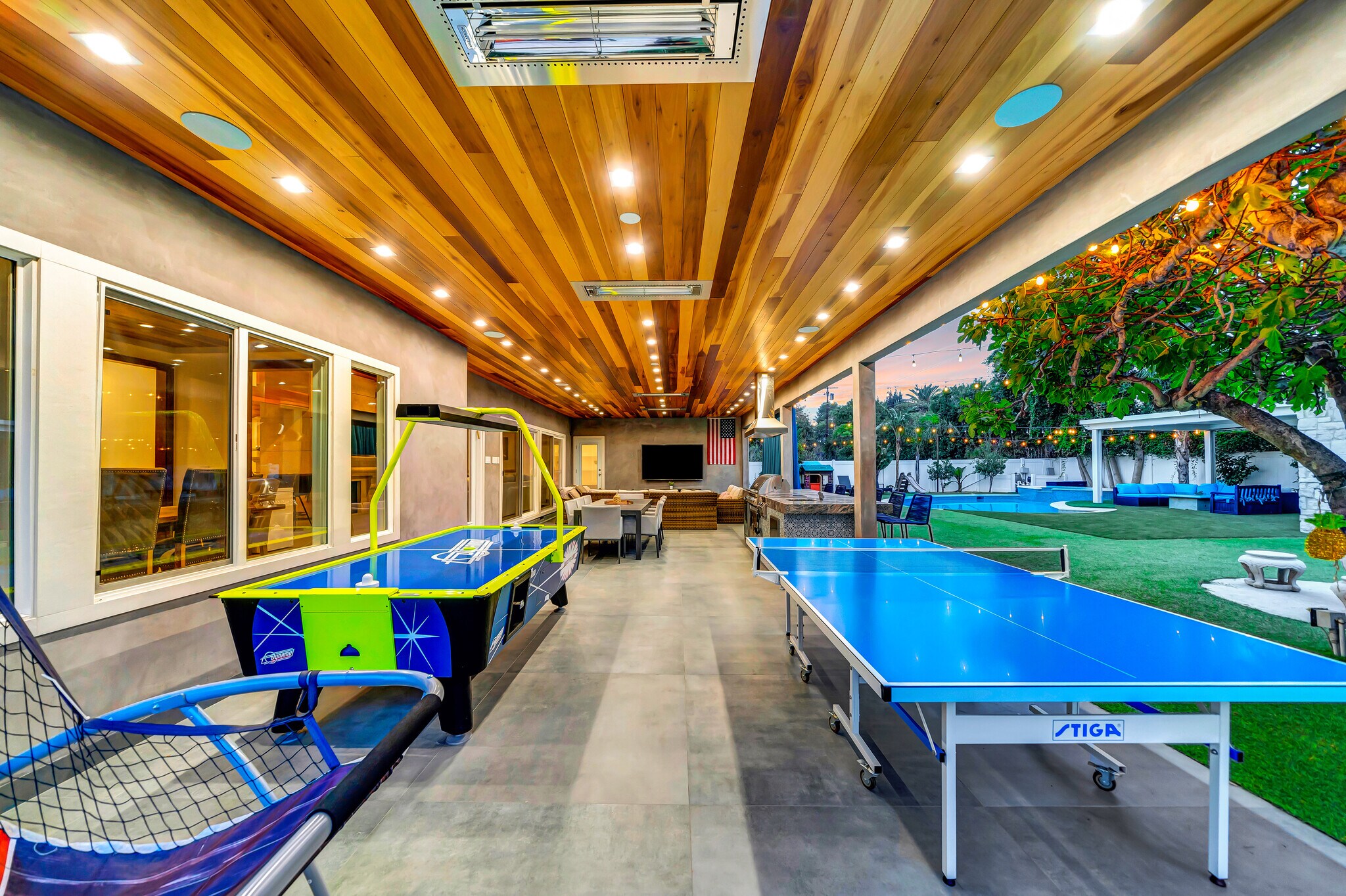 Building Photo - 5817 Ranchito Ave