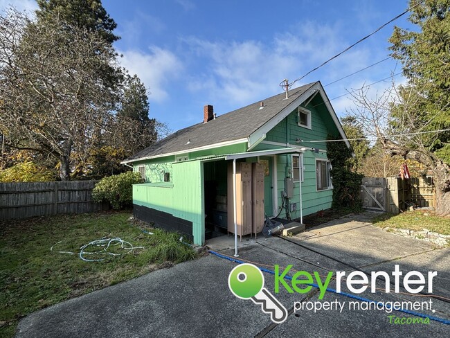 Building Photo - Beautiful Craftsman home in Tacoma, WA!