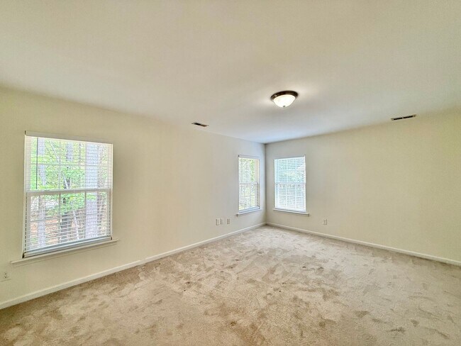 Building Photo - Charming 3BD, 2.5BA Raleigh Home Near Interstates, Shopping, Dining, and Downtown Raleigh