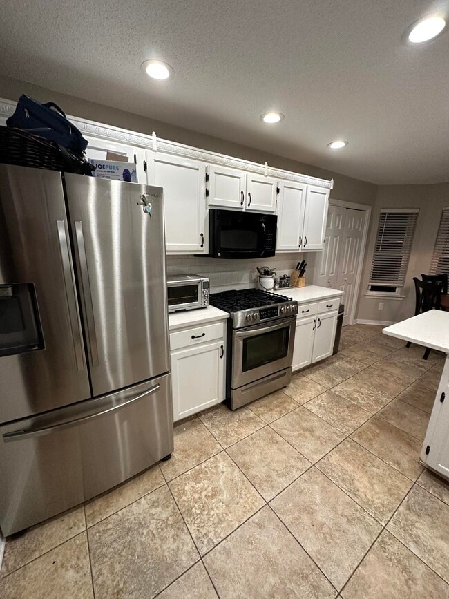 Building Photo - 1689 Parkside Cir