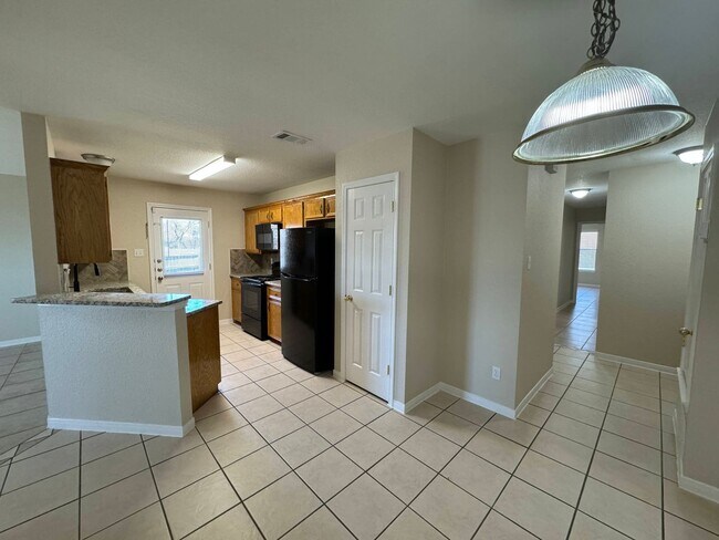 Building Photo - 3500 Dustin Ct