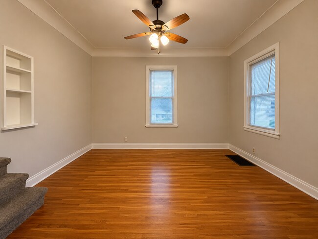 Building Photo - Charming 2BR/2.5 BA Anoka Home Available 8/1! Walk to Downtown
