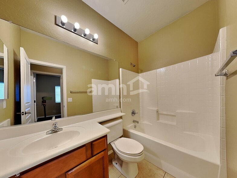 Building Photo - 11709 W Jefferson St