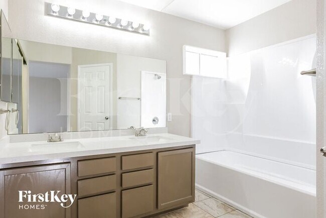 Building Photo - 6721 Rancho Santa Fe Dr