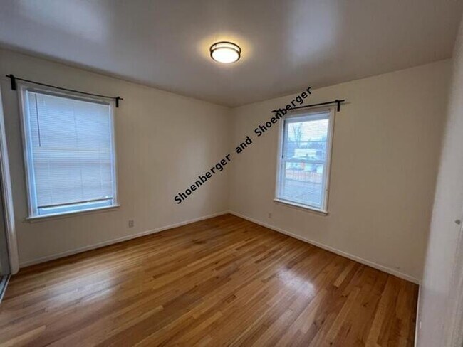 Building Photo - 343 Stewart Street