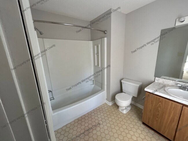 Building Photo - 5612 Hamstead Crossing