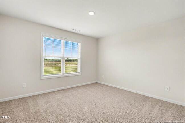 Building Photo - 92 Littlefield Ln