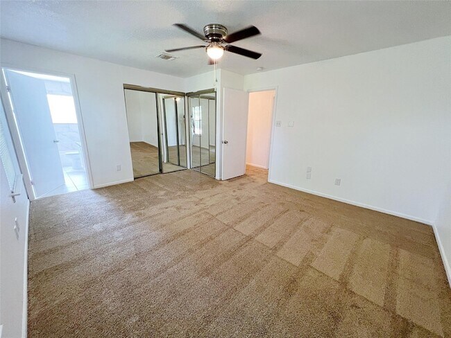 Building Photo - 616 Valley Spring Dr