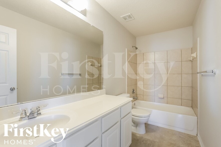Building Photo - 9931 Knob Hollow Way