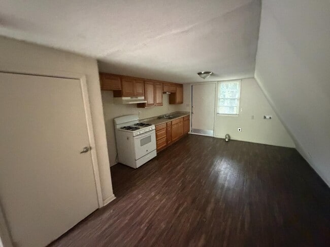 Building Photo - 8317 Redonda St