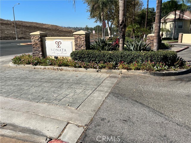 Building Photo - 375 Central