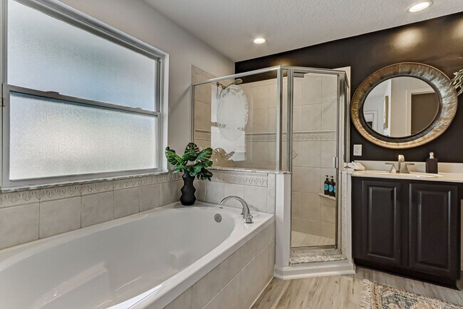 Building Photo - 156 Meadow Ave