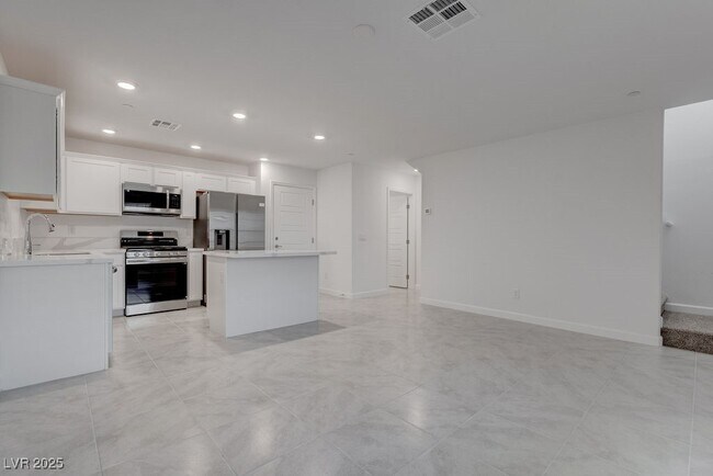 Building Photo - 931 Watford Pl