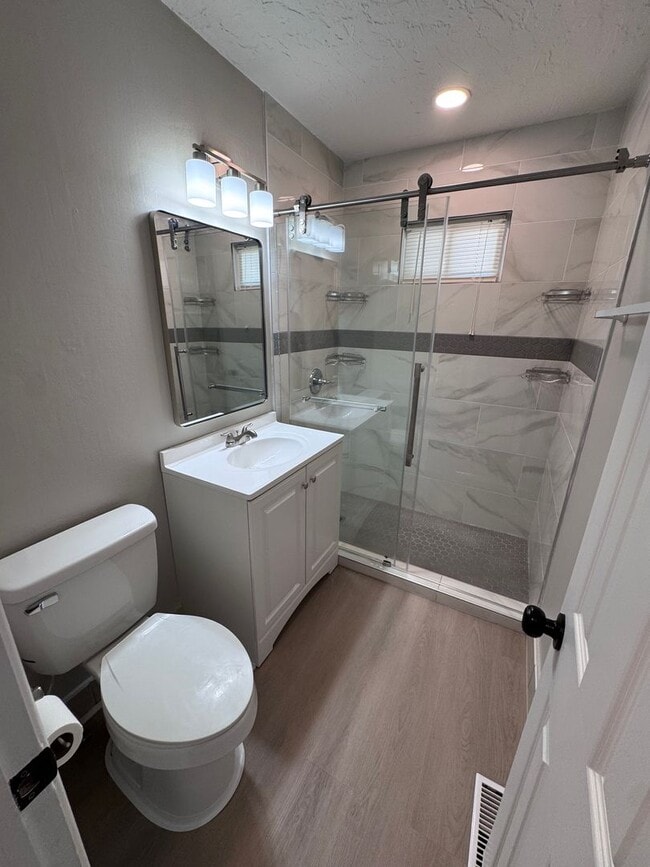 Building Photo - Mayo Meadow 3 Bed 1.5 Bath Cutie! Fully Updated and Lots of Charm!