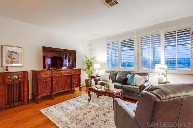 Building Photo - 913 Glendora Dr