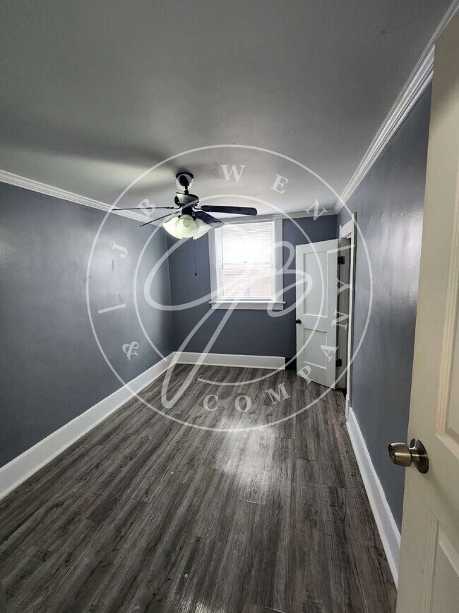 Building Photo - Spacious & Updated 3 Bed, 1.5 Bath Home – ...