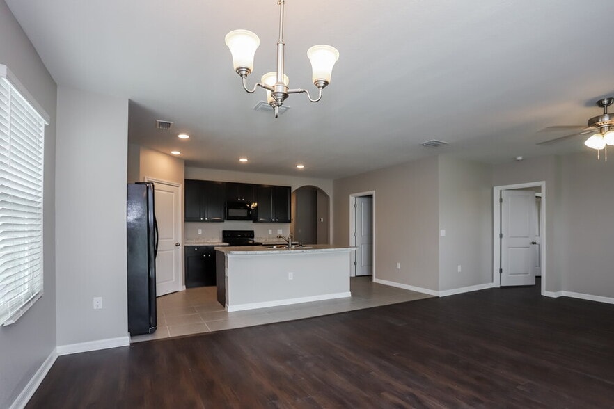 Building Photo - 10005 Geese Trail Cir