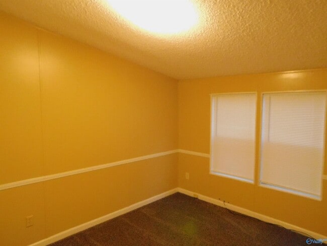 Building Photo - 498 Berry Hollow Rd