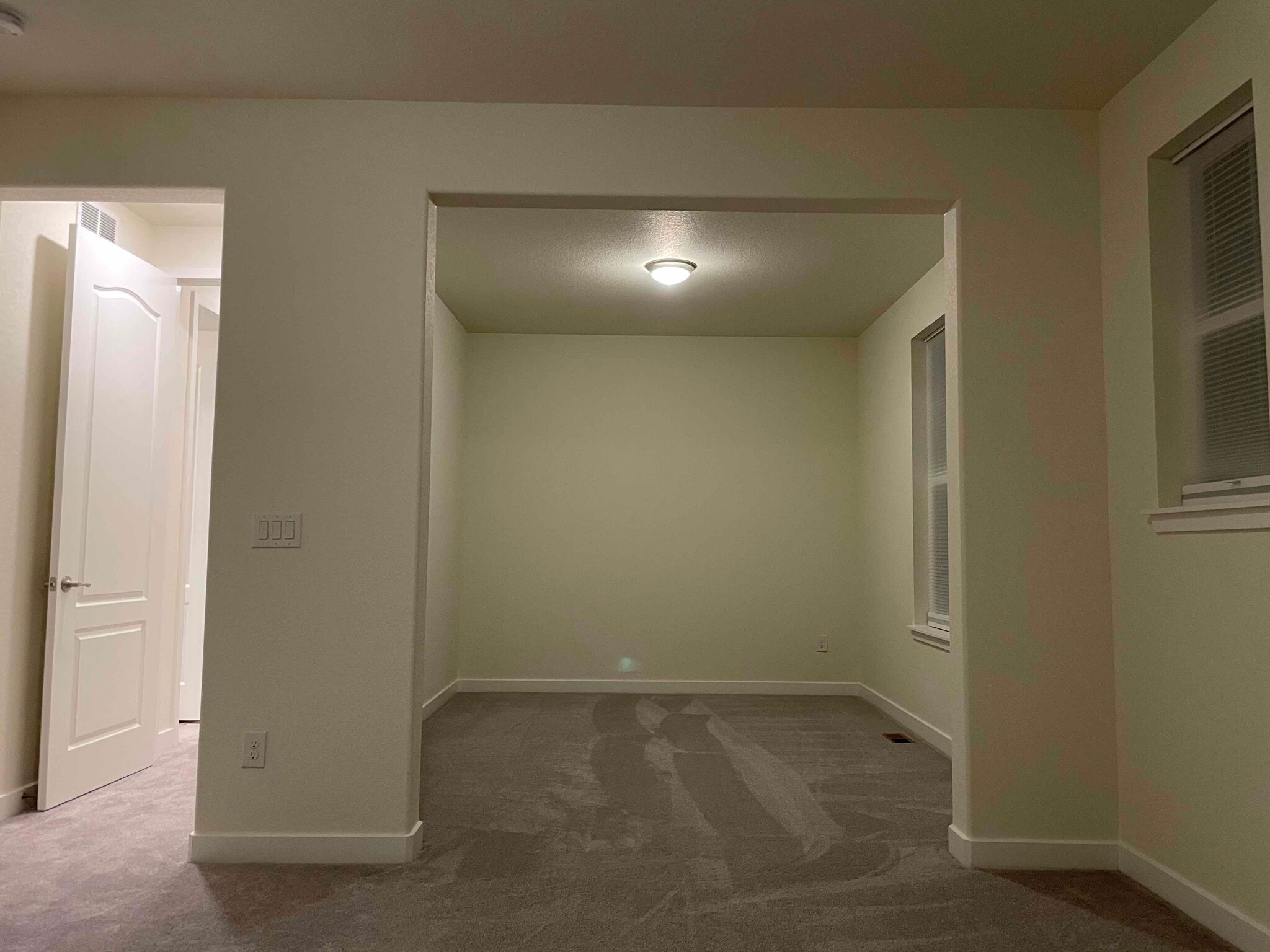 Building Photo - 8781 S Wenatchee Ct