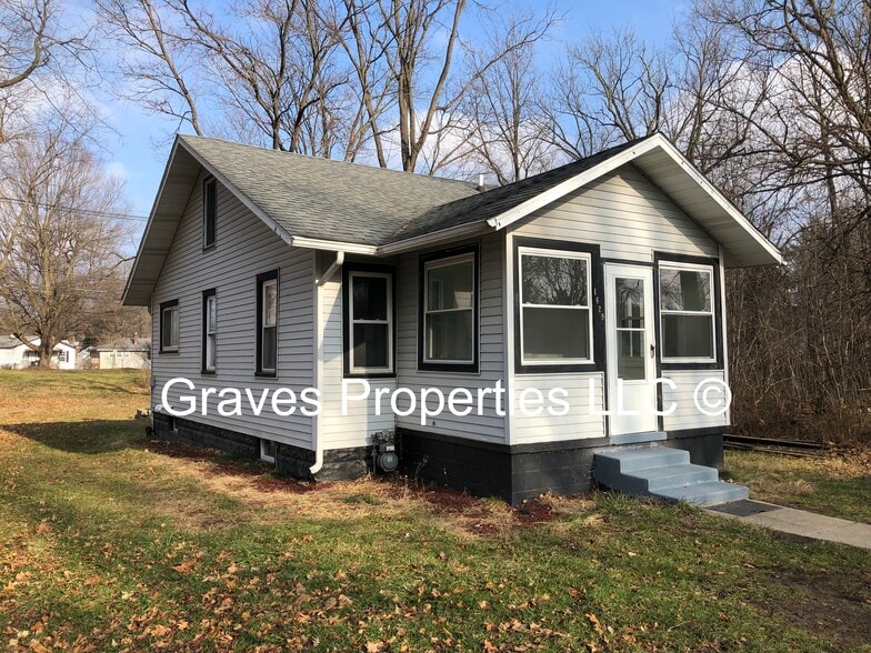 Building Photo - 1629 Michigan st