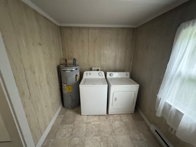 Building Photo - 2 Bedroom House Near Rocky Mount Middle Sc...