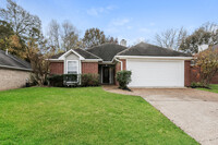 Building Photo - 122 Chestnut Dr