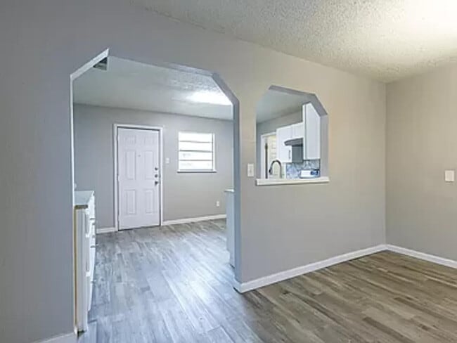 Building Photo - 4634 Fordham St