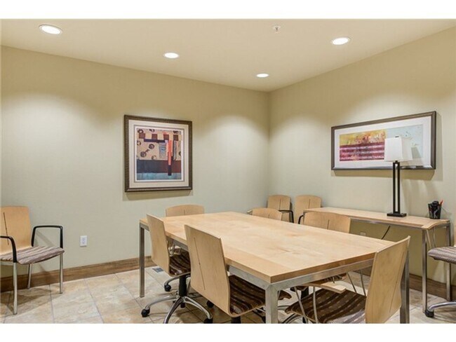 Building Photo - 1Bd/1Ba Seattle Condo