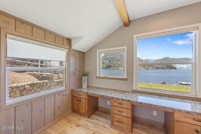 Building Photo - 800 Lake Sherwood Dr