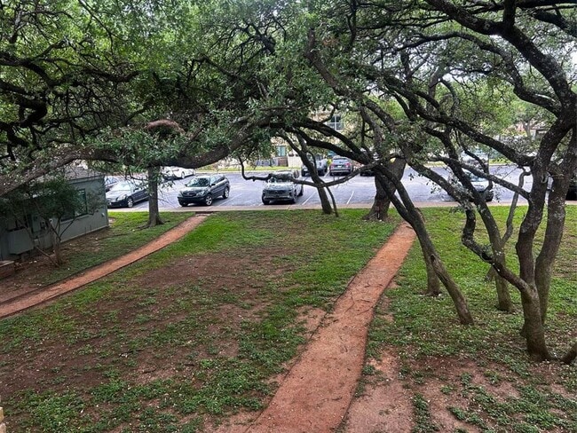 Building Photo - 8210 Bent Tree Rd