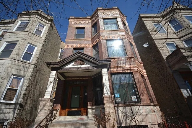 Primary Photo - 3318 W Pierce Ave