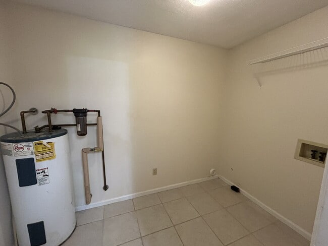 Building Photo - House for Rent