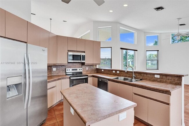 Building Photo - 10800 Haydn Dr