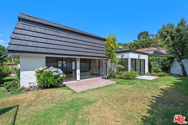 Building Photo - 17157 Avenida De Santa Ynez