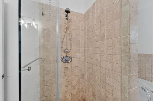 Building Photo - 2612 Florida Blvd